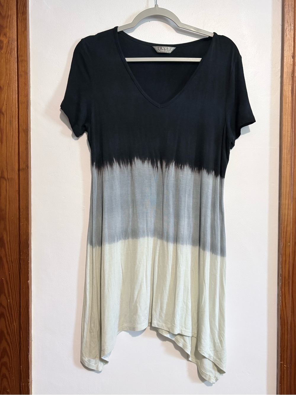 Tryst Black, Gray & Cream V-Neck Ombre Tunic